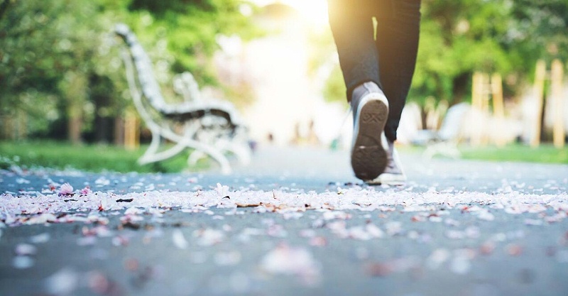 走路运动既防病又抗癌，什么时间走路最好